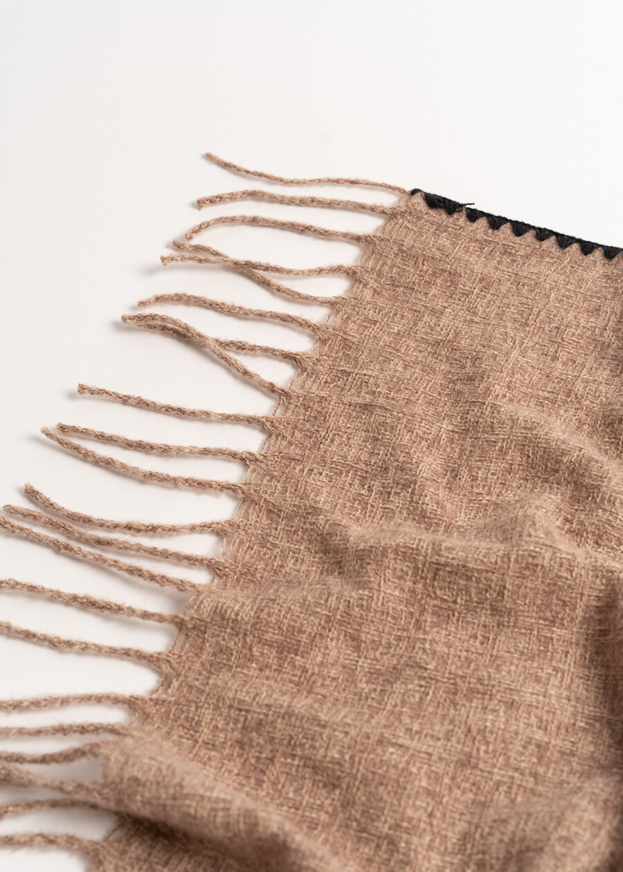 Shaggy scarf with contrast border MARRONE CAFFEBEIGE MOUSSE Woman , image number 3