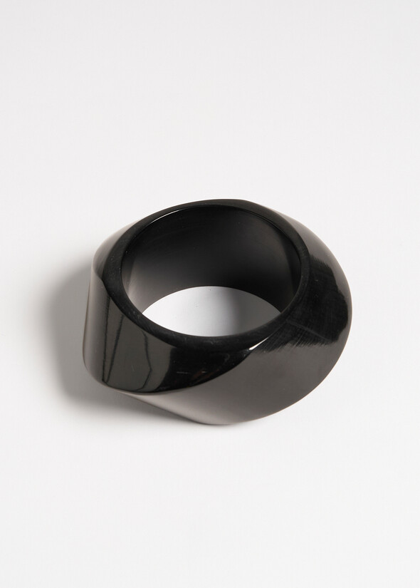 Bracciale rigido Gilly in resina

 NERO BLACK Donna null