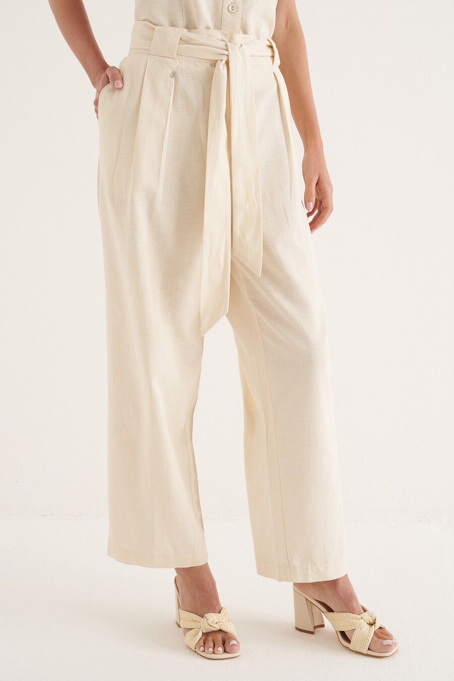 Penty linen-blend trousers
 VIOLA MELANZANABIANCO BURRO Woman , image number 3