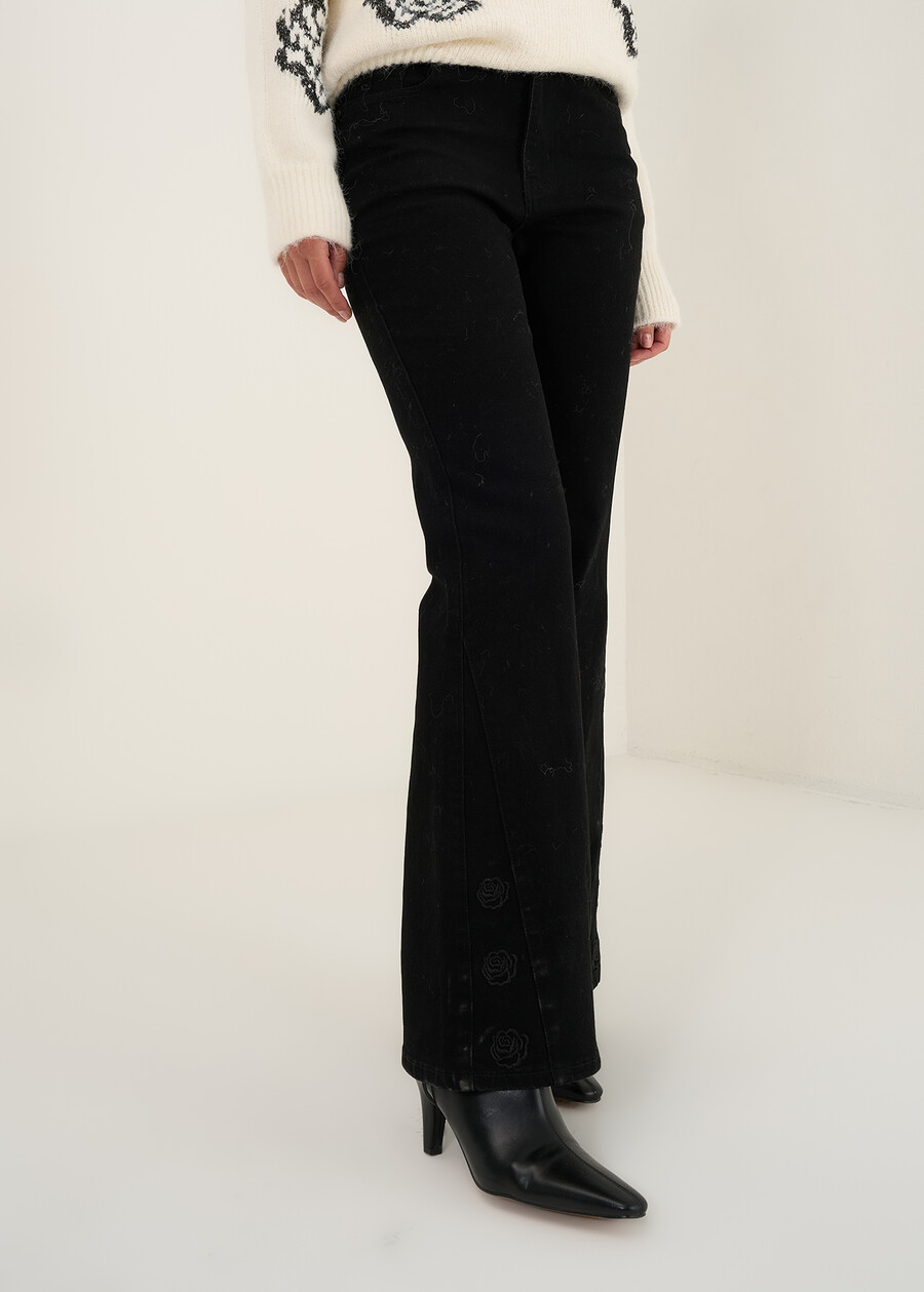 Jeans Cindy flare con ricamo rose NERO Donna , immagine n. 3