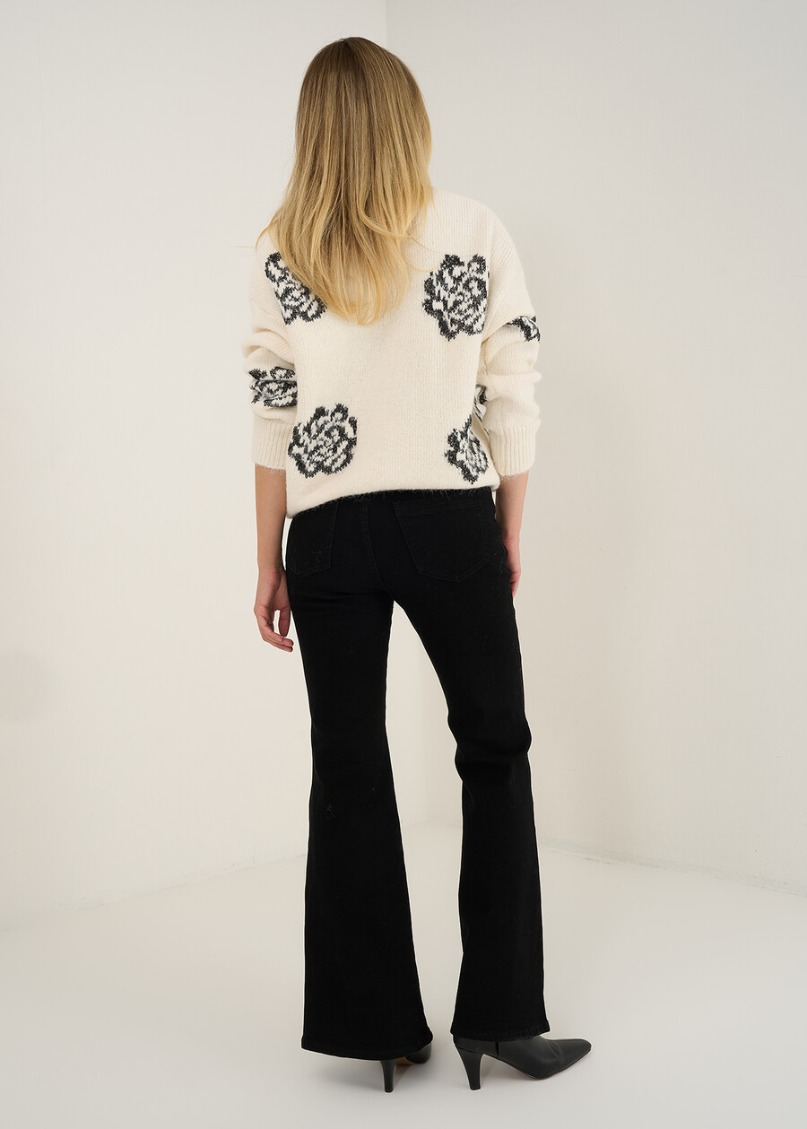 Jeans Cindy flare con ricamo rose NERO Donna , immagine n. 5