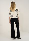 Jeans Cindy flare con ricamo rose NERO Donna immagine n. 5