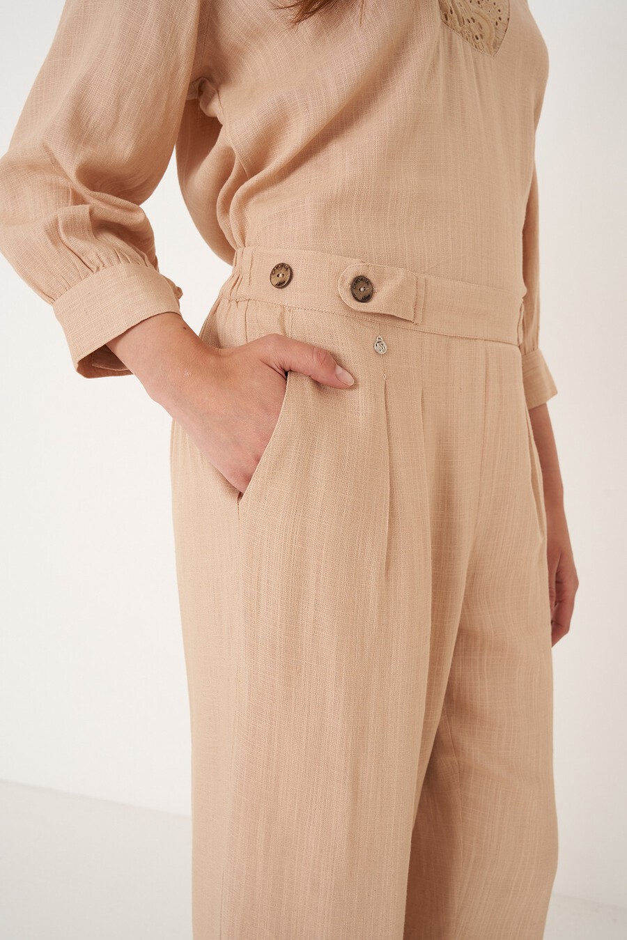 Pantaloni Penny in viscosa e lino
 BEIGE DOESKIN VERDE ALGA Donna , immagine n. 3