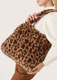 Bright eco-fur sac bag  Woman image number 1