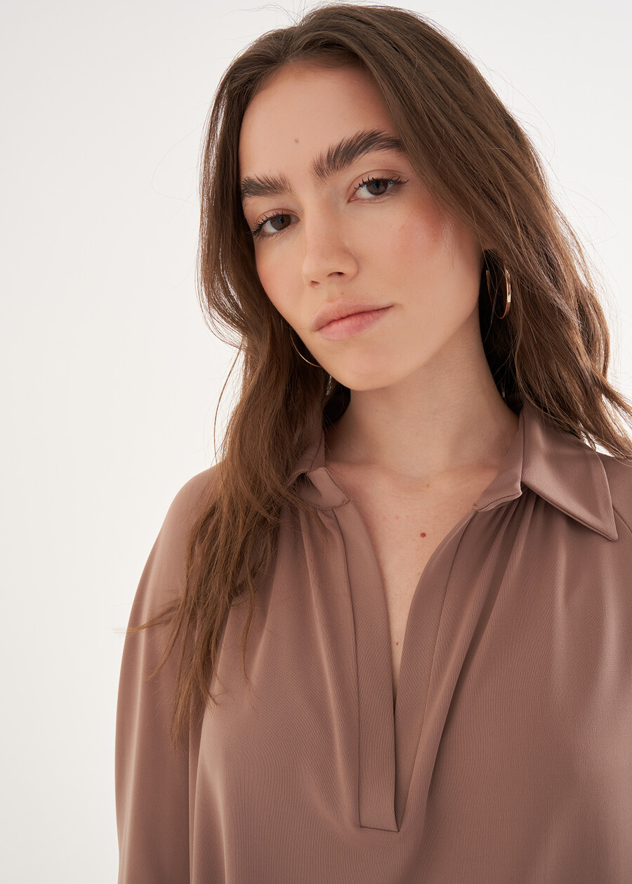 T-shirt Silvia Con Colletto VERDEMARRONE TERRA Donna , immagine n. 2