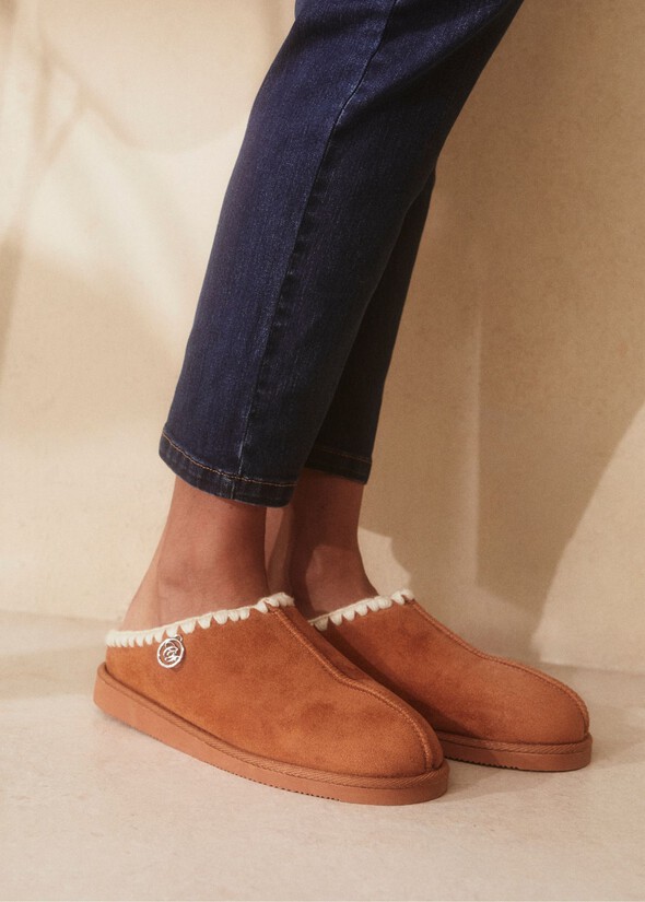 Pantofola Phanto in eco-camoscio MARRONE Donna null