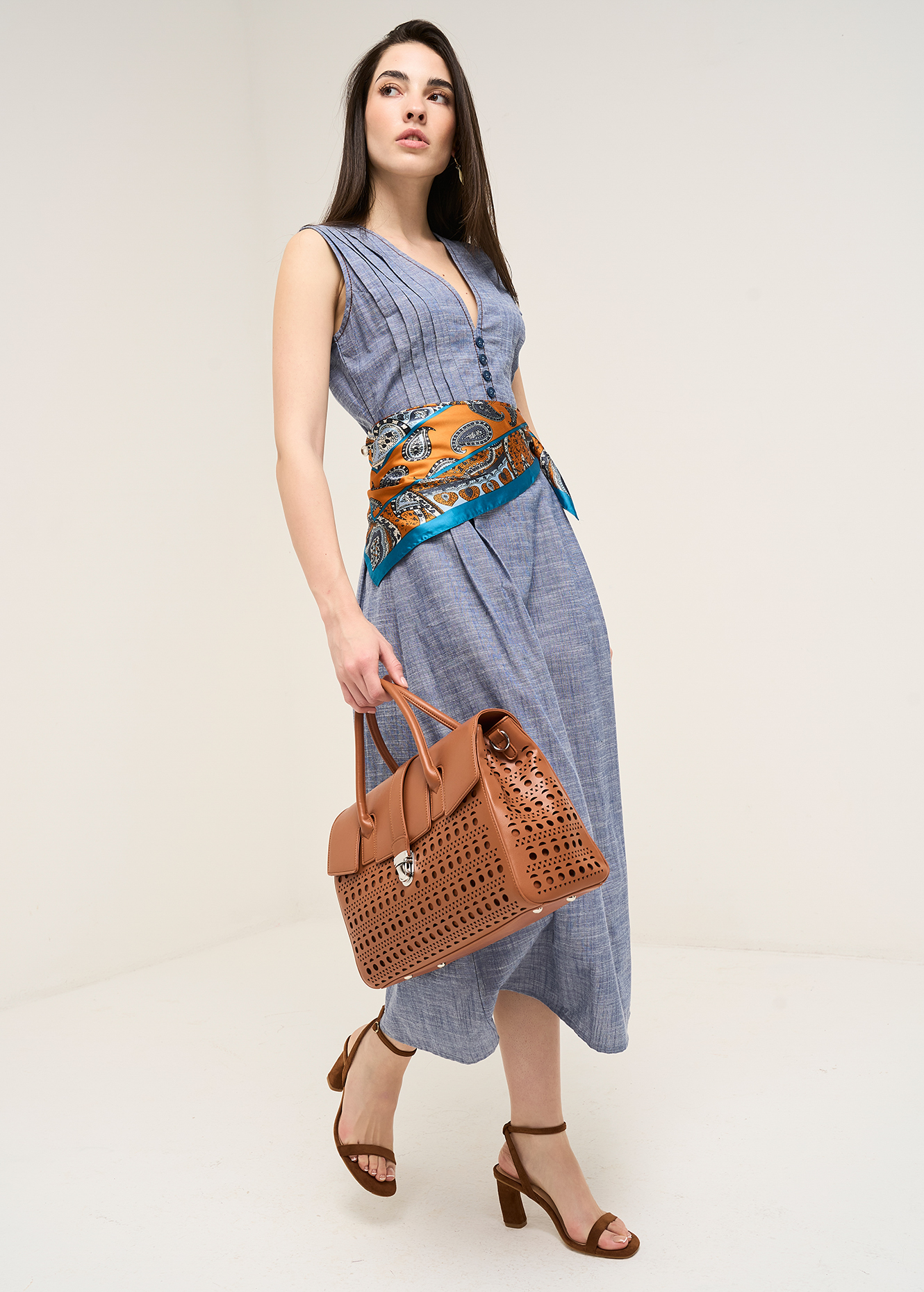 カットソー(半袖+袖なし) BED&BREAKFAST  LINEN CHAMBRAY LONGSKIRT 026-070-023DENIM.png